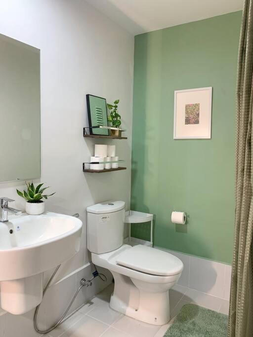 Apartment Spacious In With Pool And Gym *