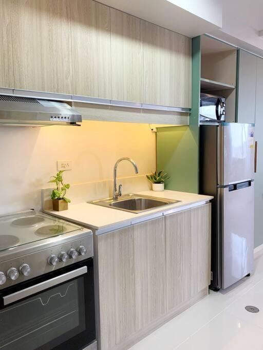 Spacious In With Pool And Gym Cebu