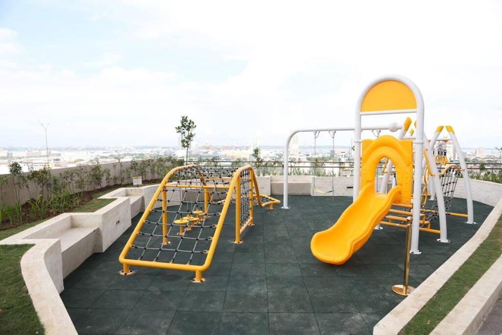 Spacious In With Pool And Gym * Cebu